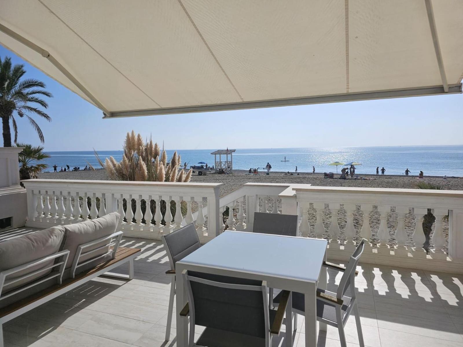 Blu Sea apartments Pietra Ligure Exterior foto