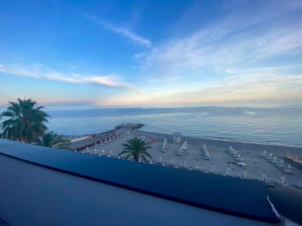 Blu Sea apartments Pietra Ligure Exterior foto